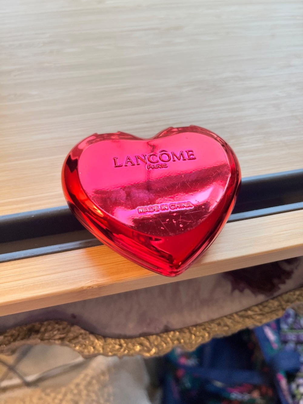 Lancome Limited Edition Shiny Hot Pink Heart Double Mirror Compact - Picture 8 of 11